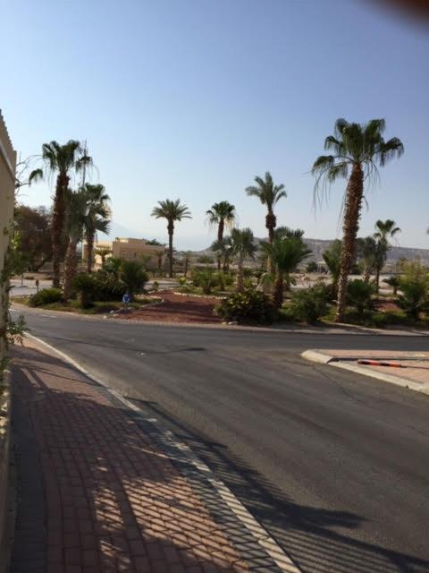 הבית של דרורי Neve Zohar Buitenkant foto